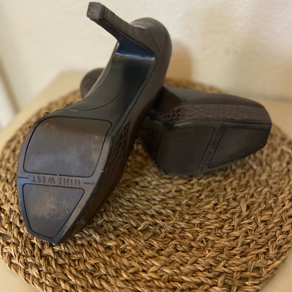 NINE WEST Platform Brown Heel EUC HEEL APPROXIMATELY 4 in - Picture 7 of 7
